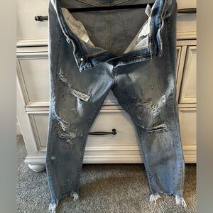 Judy Blue 16W destroyed, paint splatter skinny jeans